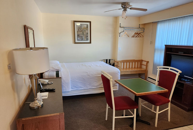 Superior Room with Queen Bed